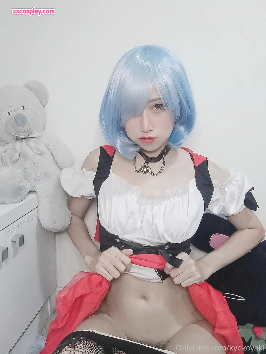 Kyokoyaki's Seductive Rem Cosplay